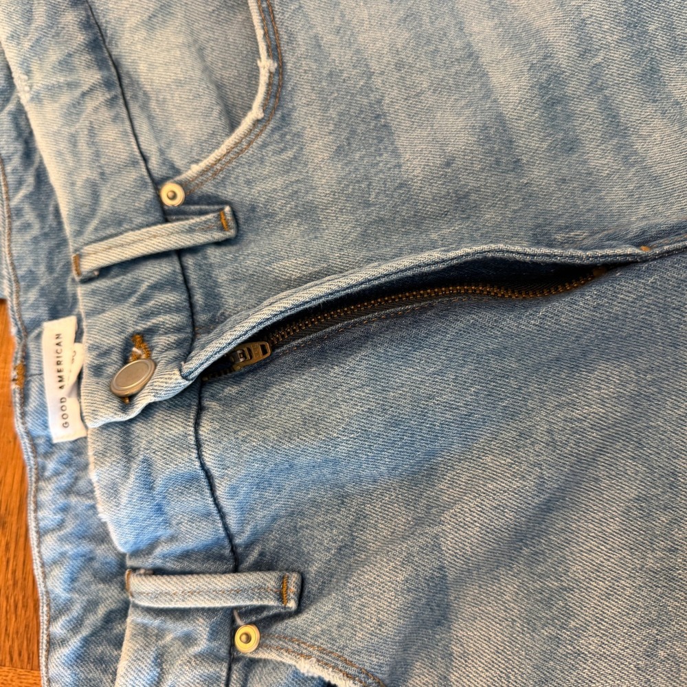Good American Distressed High Rise Straight Leg Jeans Women 10/30 Denim - Picture 5 of 13